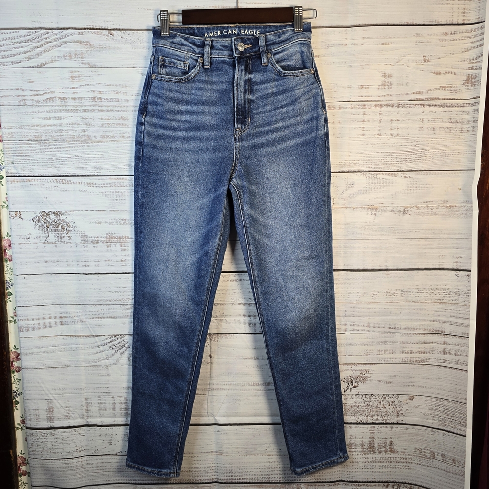 American Eagle Highest Rise Mom‎ Jean Size 0 Regular Medium Wash